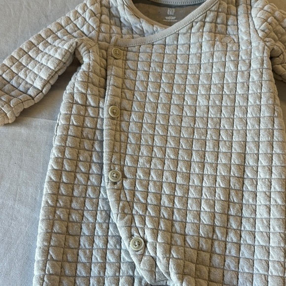 GAP - light weight Quilted Cream Footie Onesie - Bunting Bag/Jacket - Picture 3 of 3